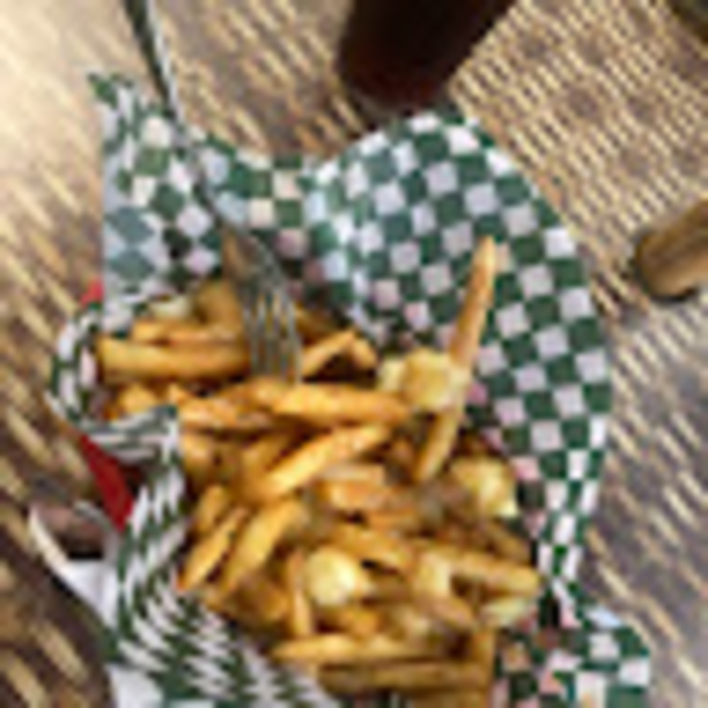 Meet your Posher, Chloe